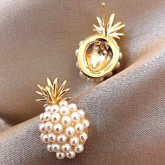 MINI PINEAPPLE PEARL ENCRUSTED HIGH END STUD EARRINGS COVERED IN TINY PEARLS - Picture 2 of 4